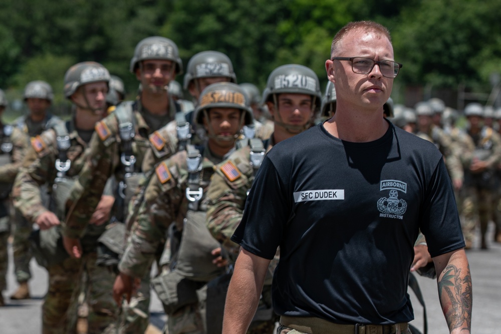 1-507TH PIR BASIC AIRBORNE COURSE