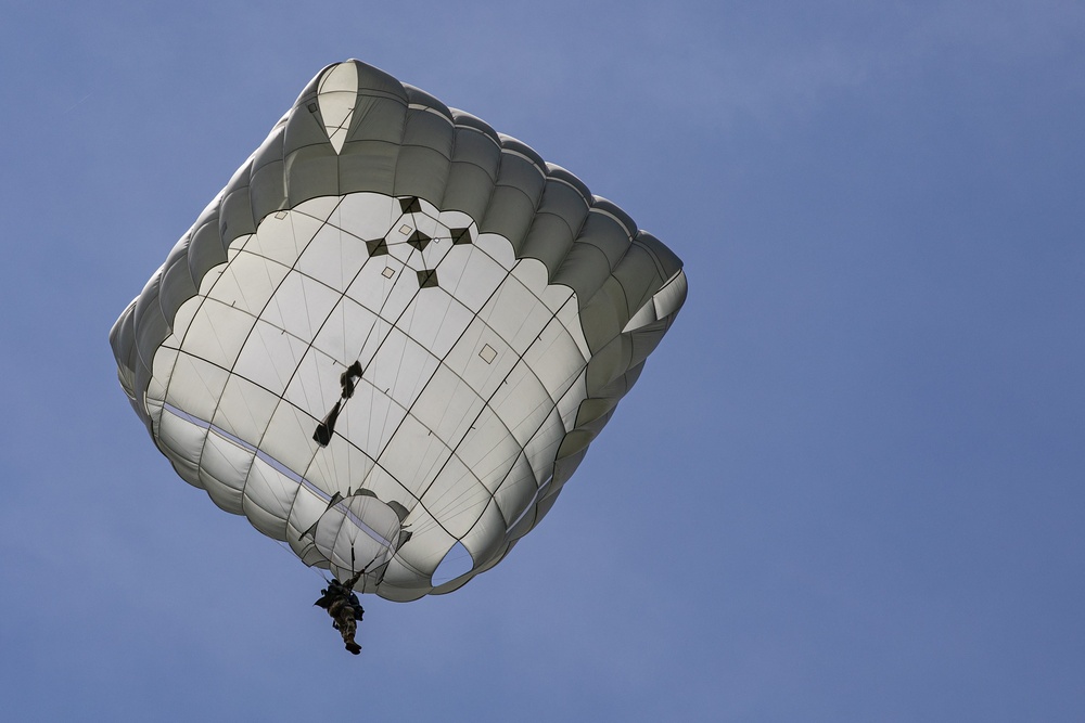 1-507TH PIR BASIC AIRBORNE COURSE