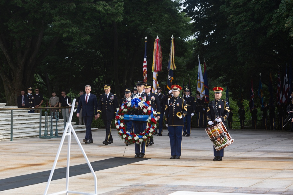 Wreath Laying in honor of Army's 250th Birthday