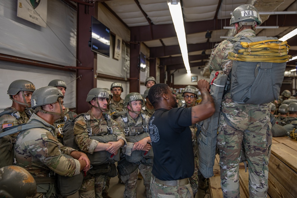 1-507TH PIR BASIC AIRBORNE COURSE