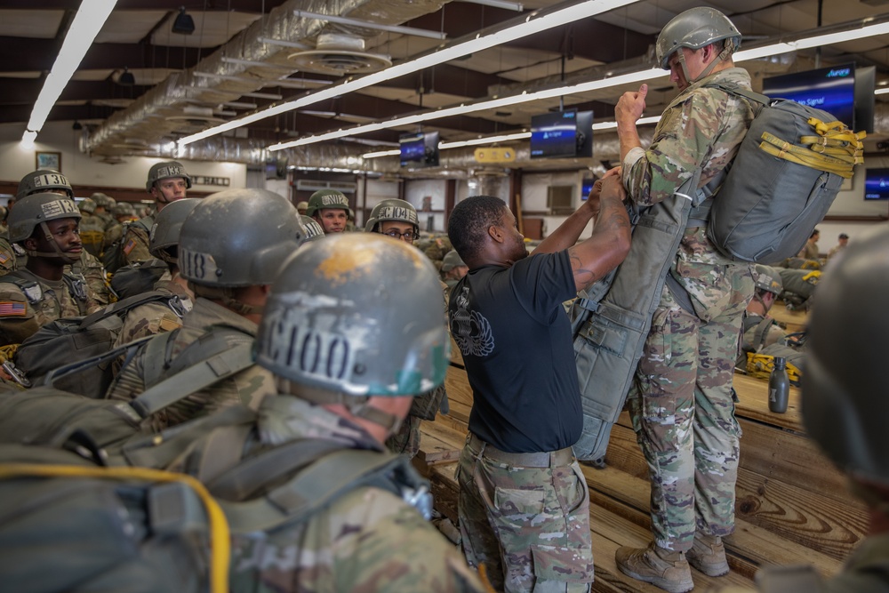 1-507TH PIR BASIC AIRBORNE COURSE