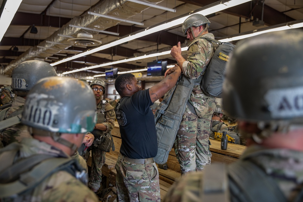 1-507TH PIR BASIC AIRBORNE COURSE