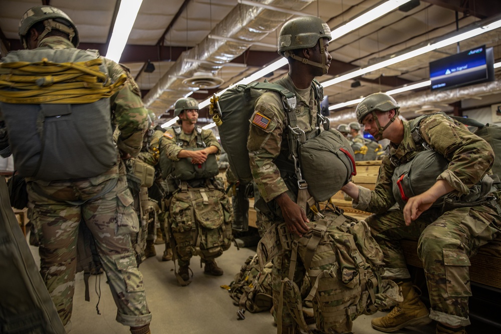 1-507TH PIR BASIC AIRBORNE COURSE