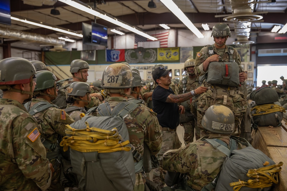 1-507TH PIR BASIC AIRBORNE COURSE