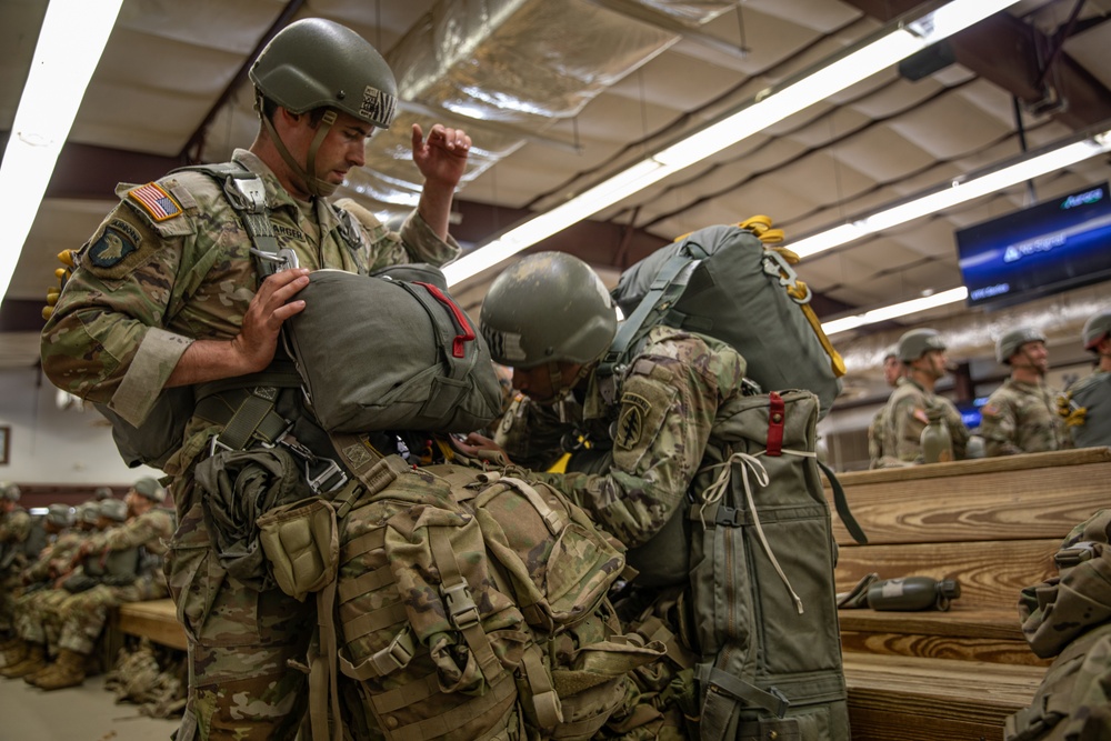 1-507TH PIR BASIC AIRBORNE COURSE