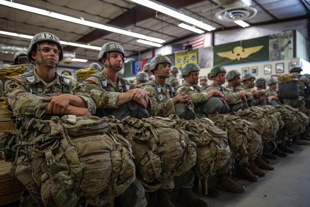 1-507TH PIR BASIC AIRBORNE COURSE