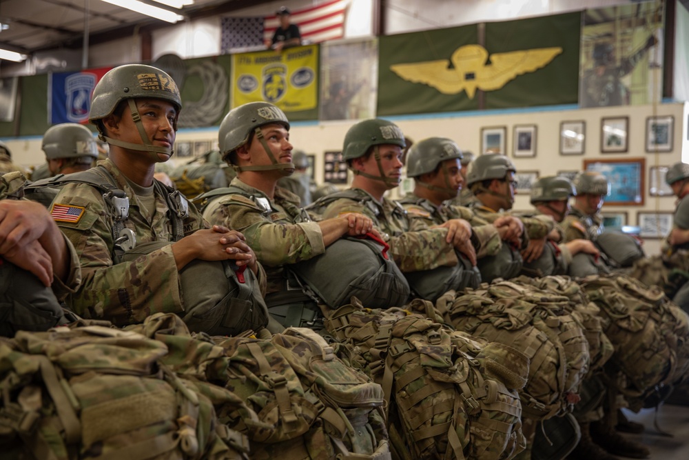 1-507TH PIR BASIC AIRBORNE COURSE