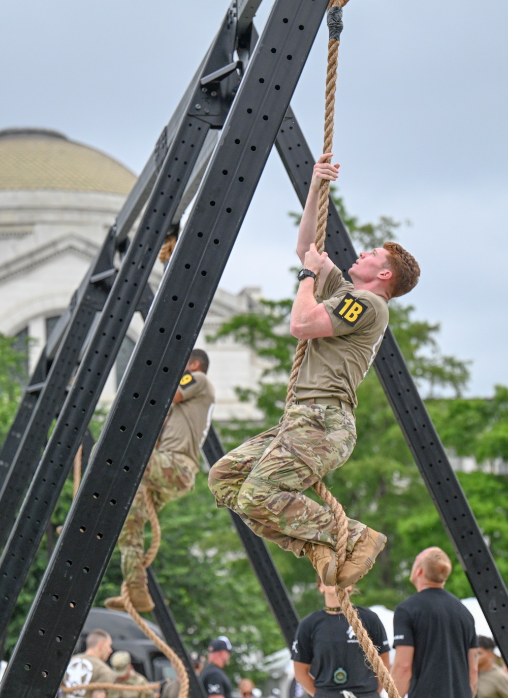 82nd Airborne Best Squad compete in Army Birthday Fitness Competition