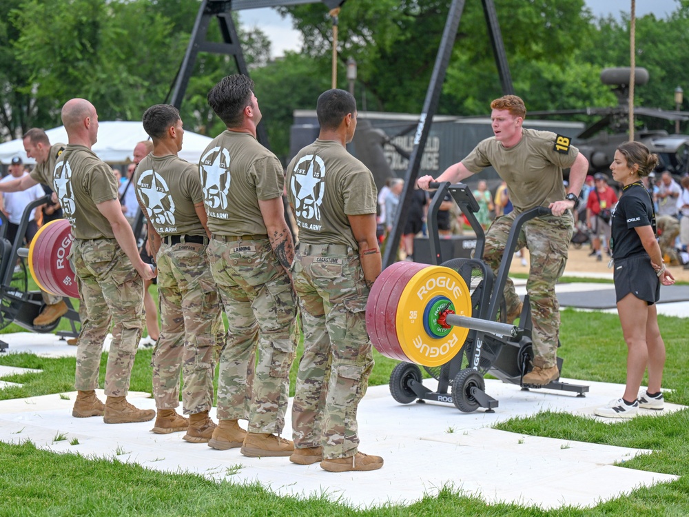 82nd Airborne Best Squad compete in Army Birthday Fitness Competition