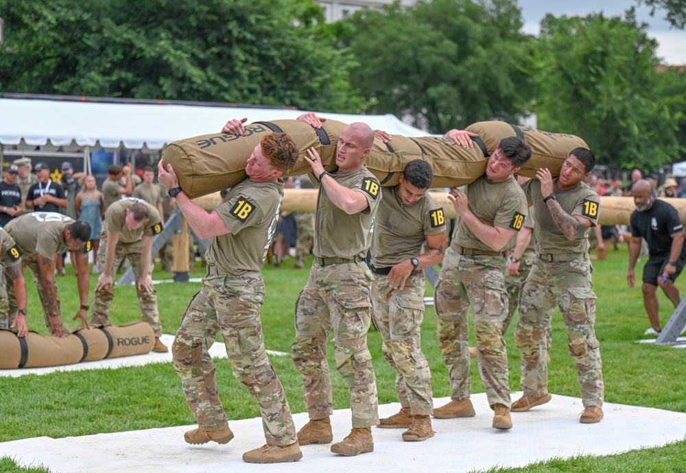 82nd Airborne Best Squad compete in Army Birthday Fitness Competition