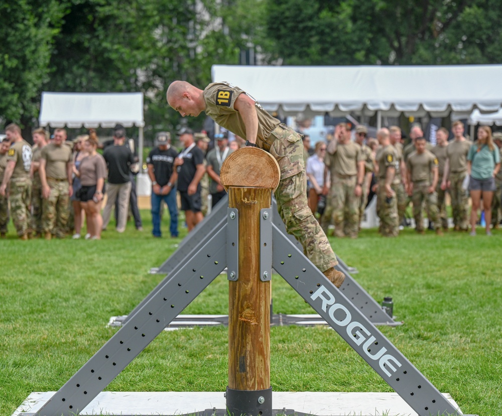 82nd Airborne Best Squad compete in Army Birthday Fitness Competition