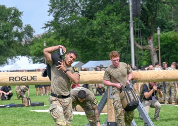 82nd Airborne Best Squad compete in Army Birthday Fitness Competition