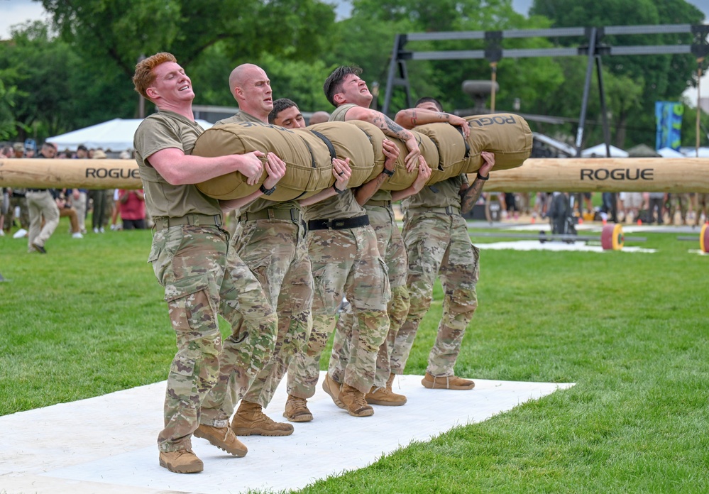 82nd Airborne Best Squad compete in Army Birthday Fitness Competition