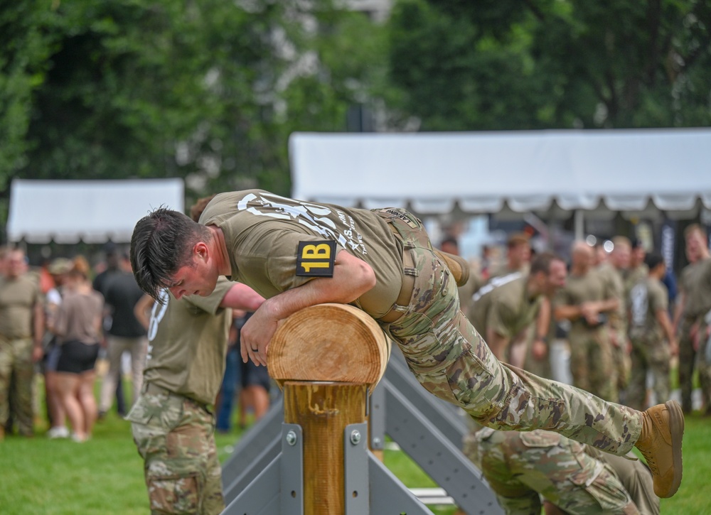 82nd Airborne Best Squad compete in Army Birthday Fitness Competition