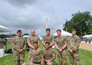 82nd Airborne Best Squad compete in Army Birthday Fitness Competition