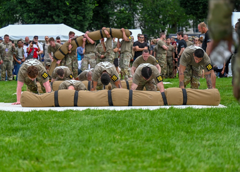 82nd Airborne Best Squad compete in Army Birthday Fitness Competition