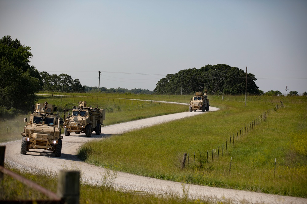 Missouri National Guardsmen Conduct a Wet-gap Crossing