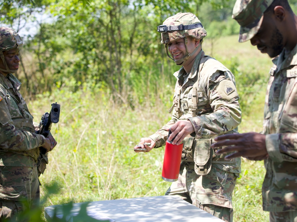 1946th Finance Company Sharpens Financial Operations in Field Training