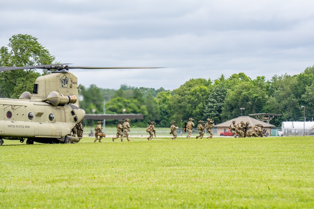 101st Airborne Division Air Assault Demonstration