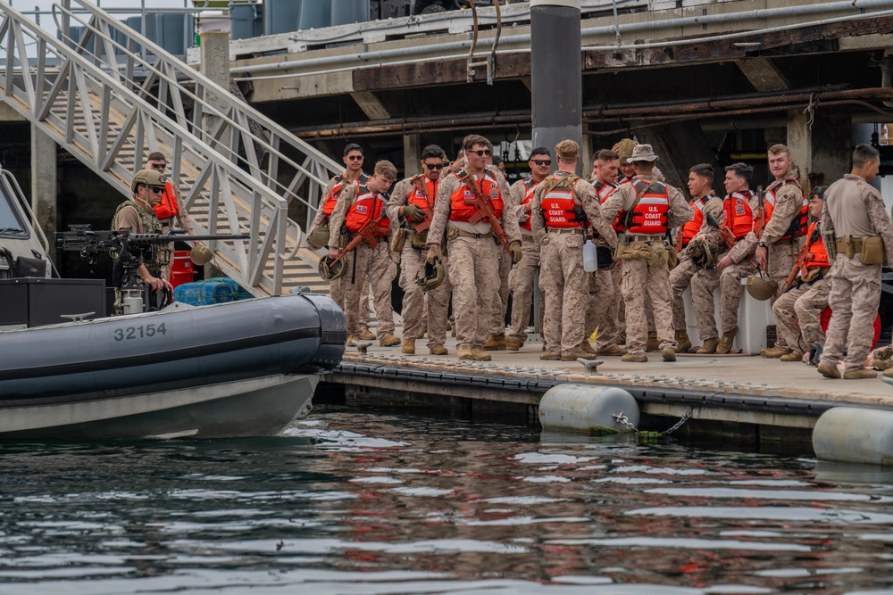 USCG Reserve conducts training with USMC