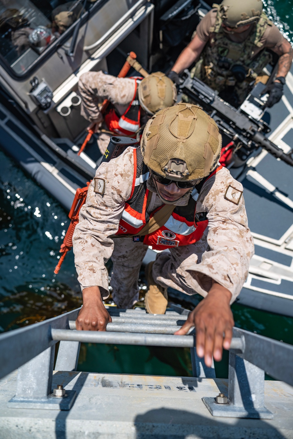 USCG Reserve conducts training with USMC