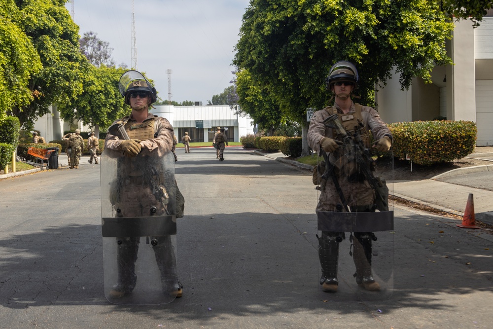 U.S. Marines guard federal building to assist California Army National Guard