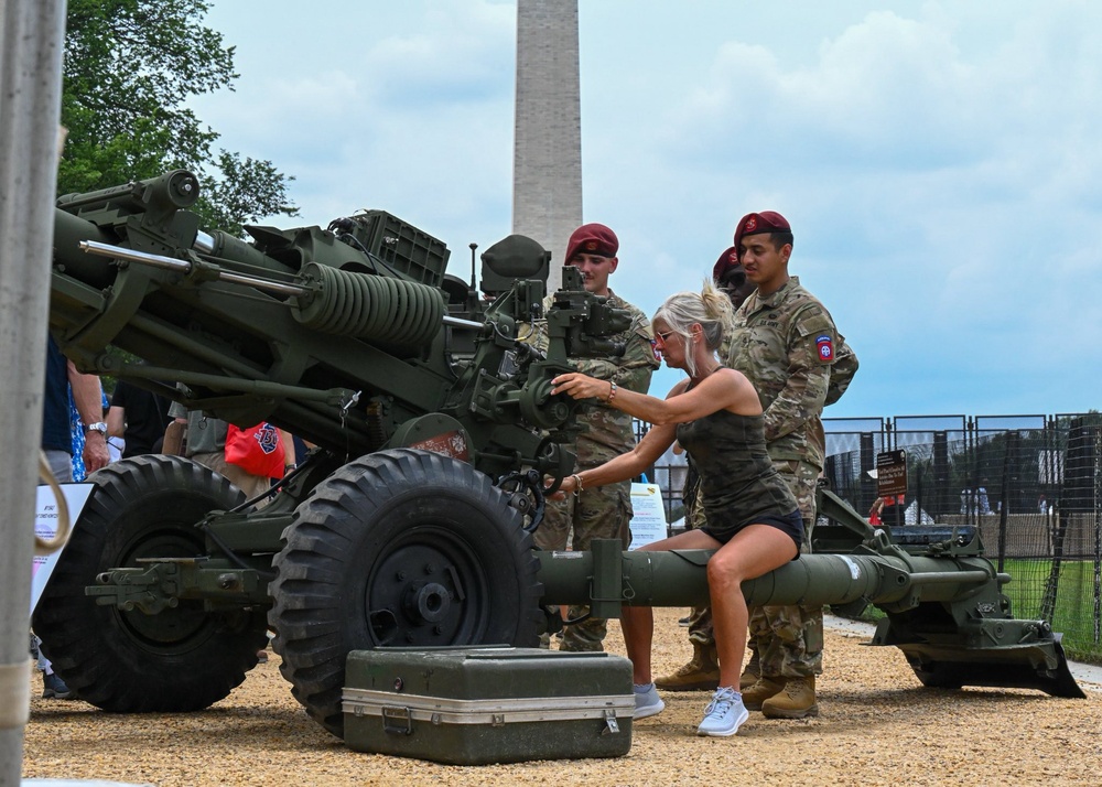 82nd Paratroopers show off howitzers on National Mall