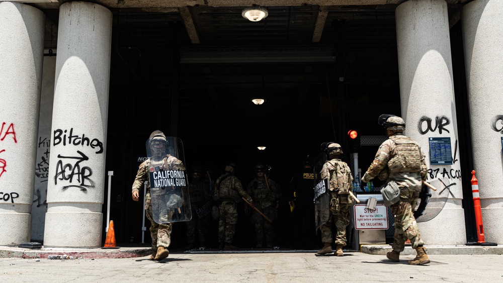 U.S. Army Soldiers provide protection at federal facility