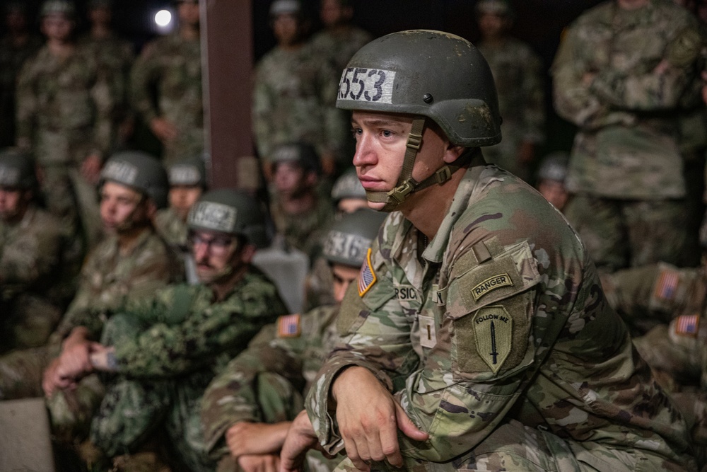 1-507TH PIR BASIC AIRBORNE COURSE