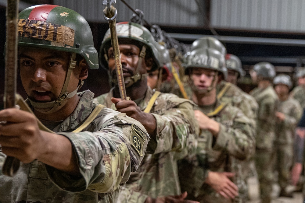 1-507TH PIR BASIC AIRBORNE COURSE