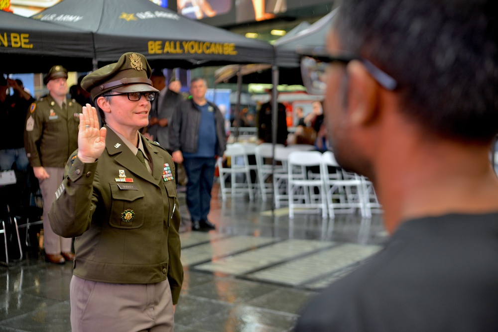 Soldiers celebrate Army’s 250th Birthday in Times Square