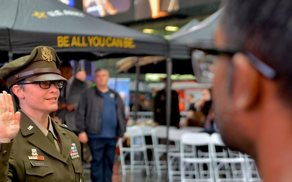 Soldiers celebrate Army’s 250th Birthday in Times Square