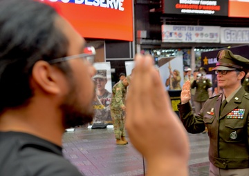 Soldiers celebrate Army’s 250th Birthday in Times Square