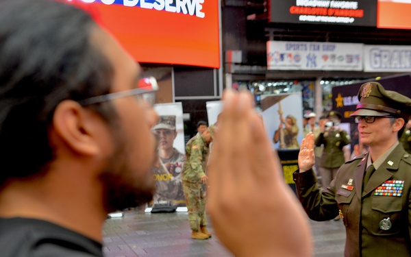 Soldiers celebrate Army’s 250th Birthday in Times Square