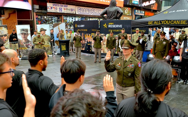 Soldiers celebrate Army’s 250th Birthday in Times Square