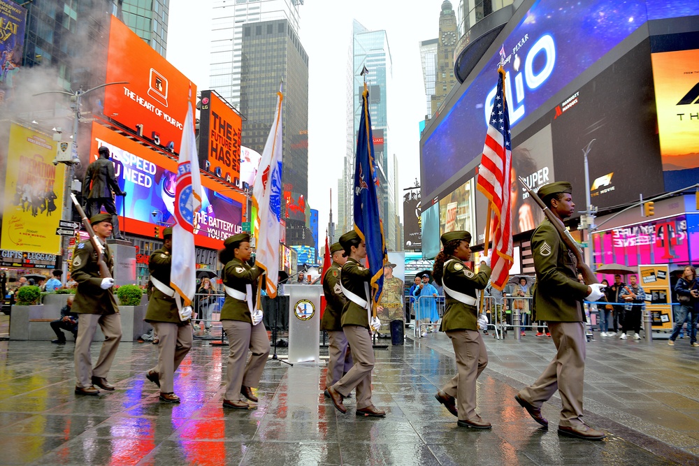 Soldiers celebrate Army’s 250th Birthday in Times Square