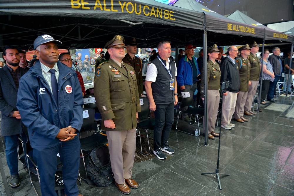 Soldiers celebrate Army’s 250th Birthday in Times Square