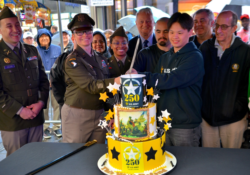 Soldiers celebrate Army’s 250th Birthday in Times Square
