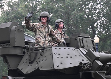 Paratroopers and Soldiers march in Birthday Parade