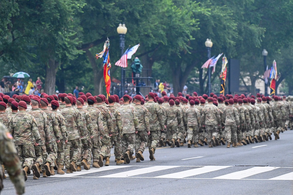 Paratroopers and Soldiers march in Birthday Parade