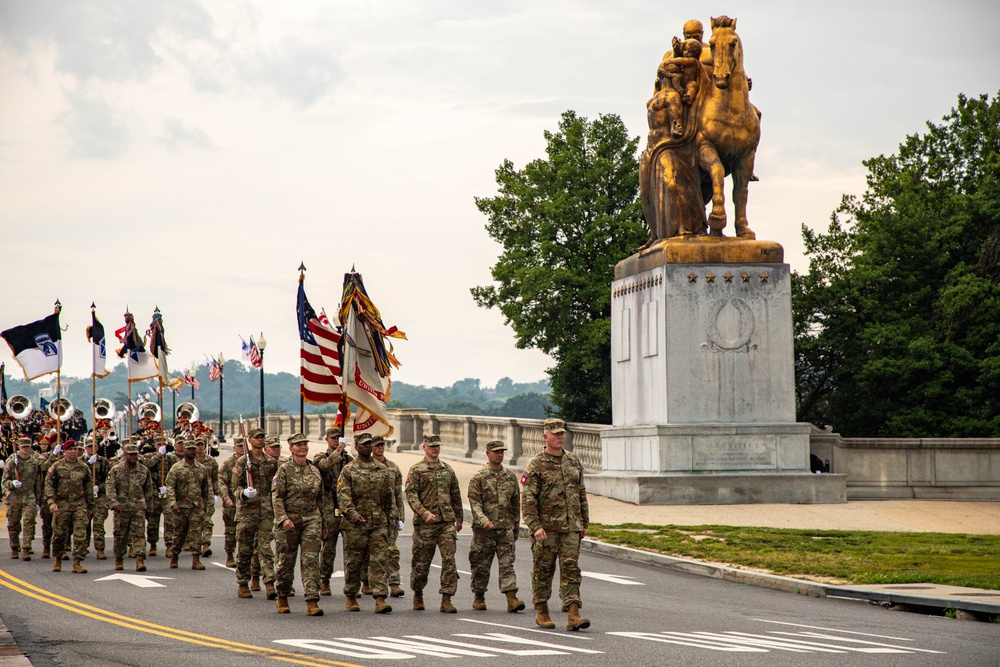 U.S. Army Soldiers, Equipment and Equestrian Teams Merge to Head to the Parade