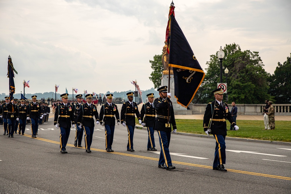 U.S. Army Soldiers, Equipment and Equestrian Teams Merge to Head to the Parade