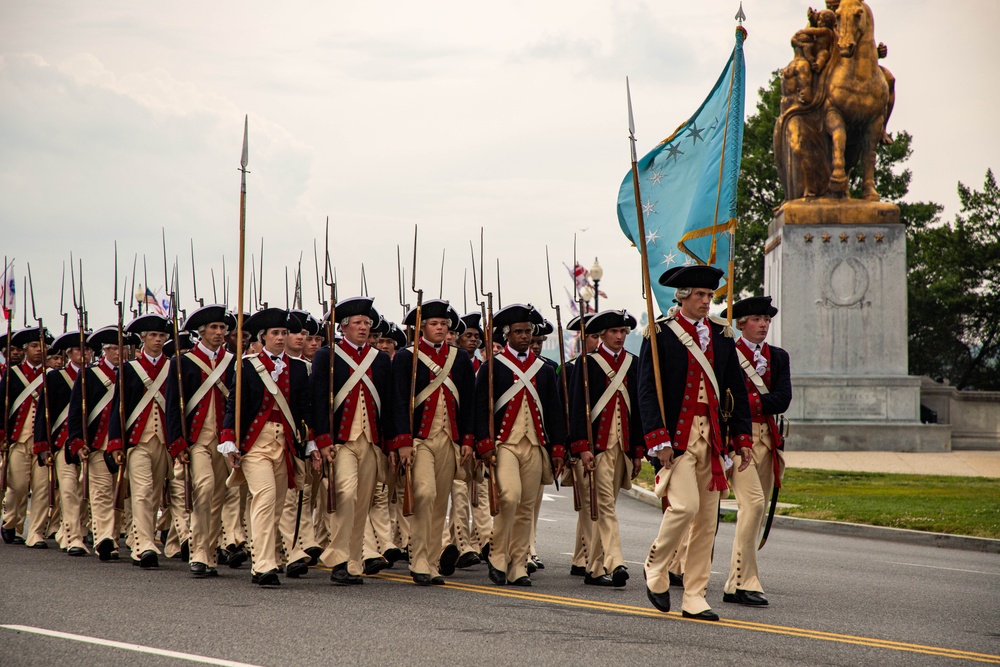 U.S. Army Soldiers, Equipment and Equestrian Teams Merge to Head to the Parade