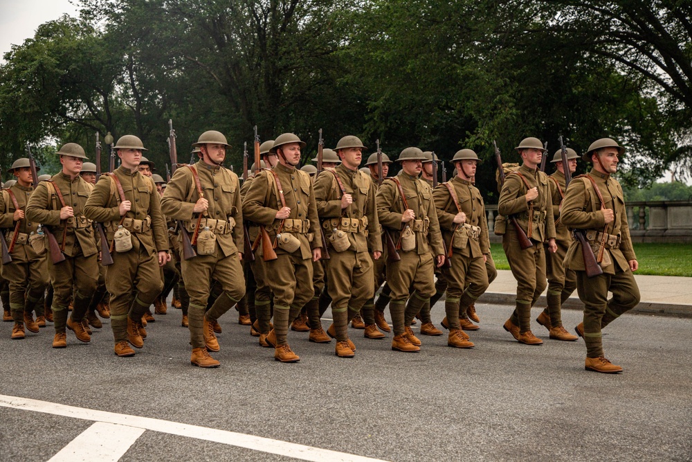 U.S. Army Soldiers, Equipment and Equestrian Teams Merge to Head to the Parade