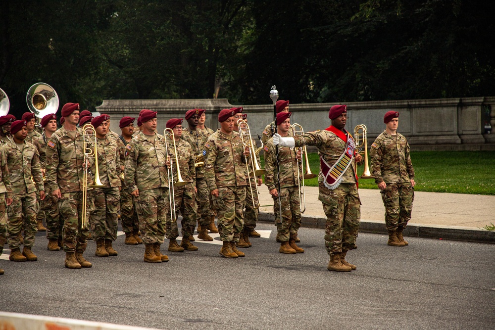 U.S. Army Soldiers, Equipment and Equestrian Teams Merge to Head to the Parade