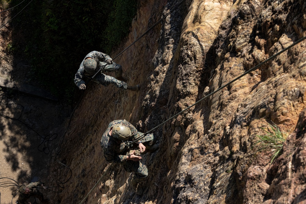 Jungle Leaders Course 2-25| Cliff Rappel