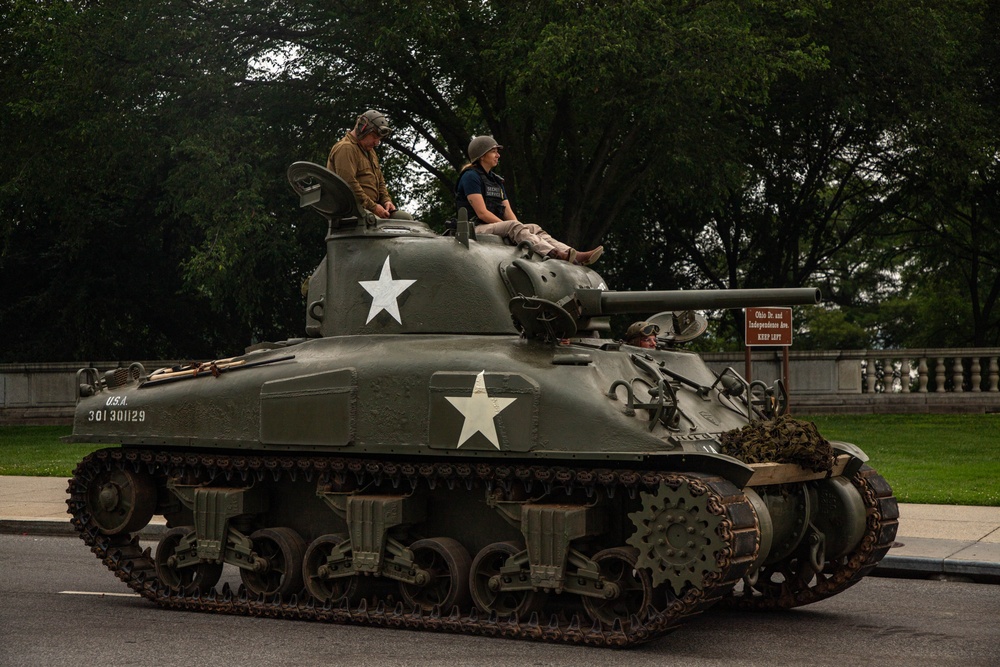 U.S. Army Soldiers, Equipment and Equestrian Teams Merge to Head to the Parade