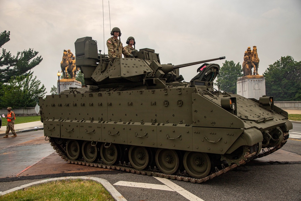 U.S. Army Soldiers, Equipment and Equestrian Teams Merge to Head to the Parade