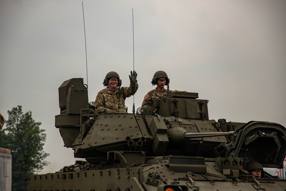 U.S. Army Soldiers, Equipment and Equestrian Teams Merge to Head to the Parade