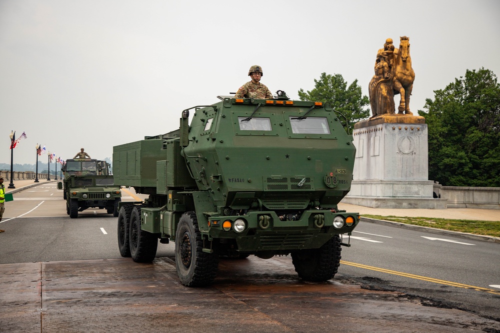 U.S. Army Soldiers, Equipment and Equestrian Teams Merge to Head to the Parade